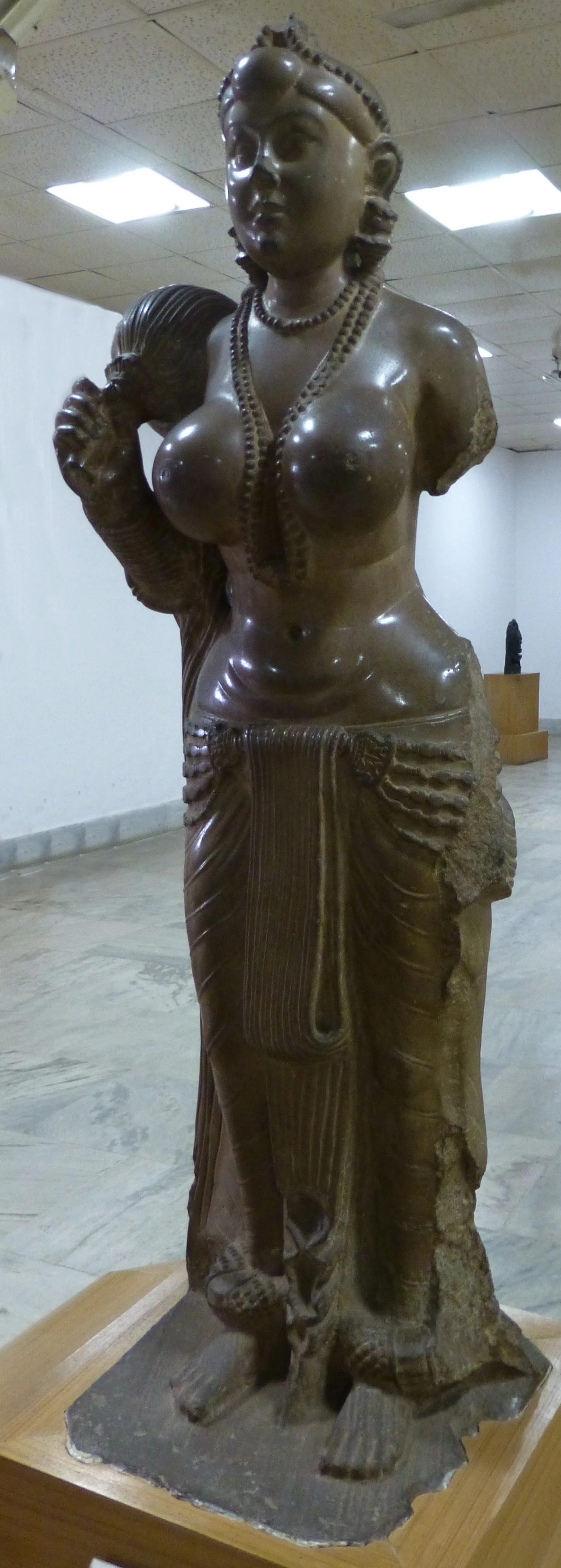 Didarganj Yakshi showing detail