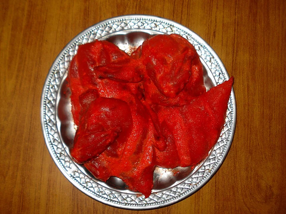 Raw chicken pieces marinated in red tandoori masala