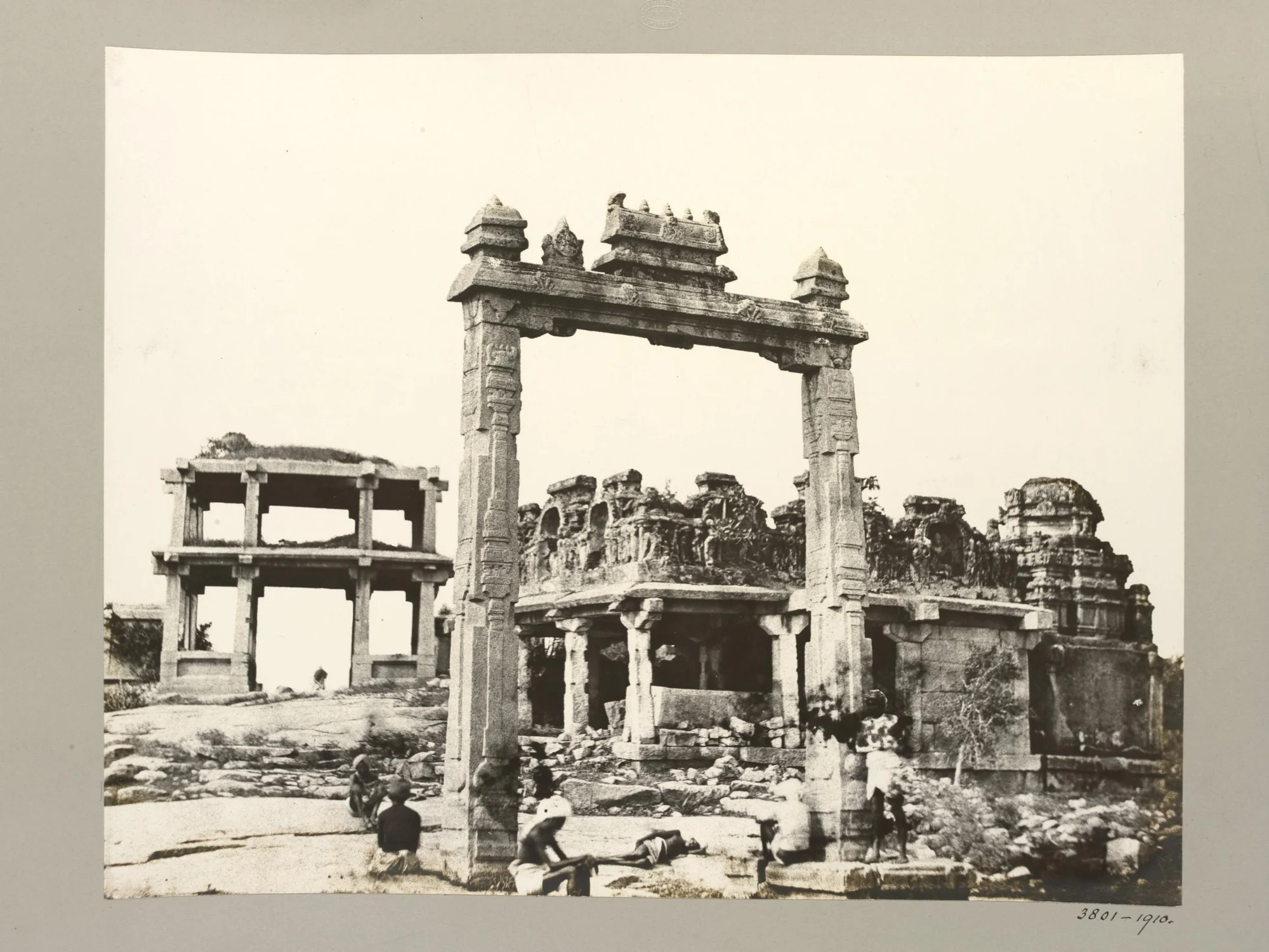 King's Balance and entrance to Vittala Temple street near Tungabhadra River, photographed in 1856