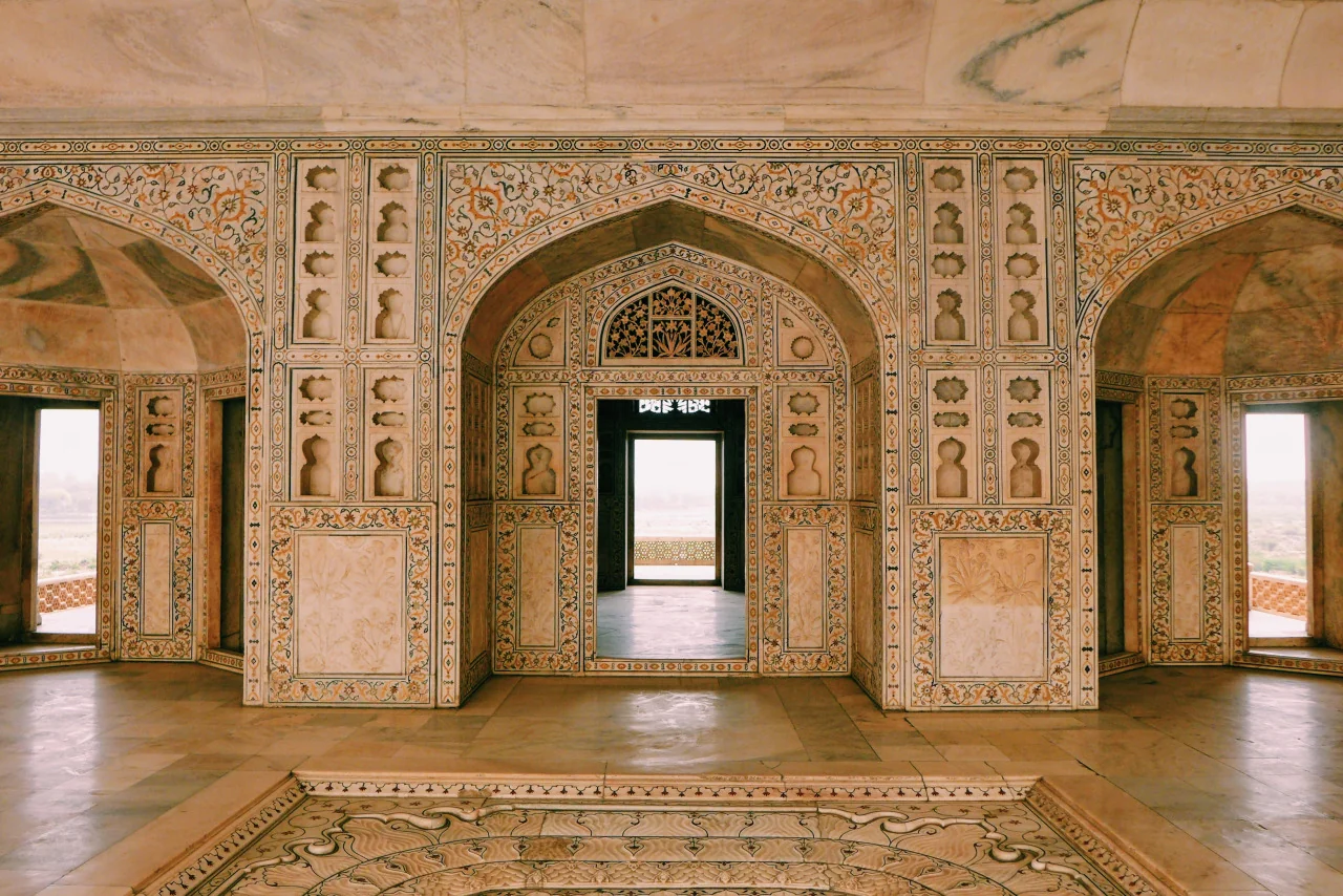 Panoramic view of Agra Fort showing massive red sandstone walls and fortifications