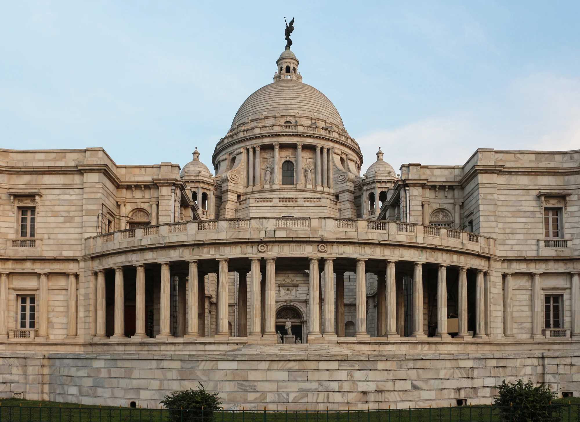 Western facade of Victoria Memorial showing detailed architectural elements