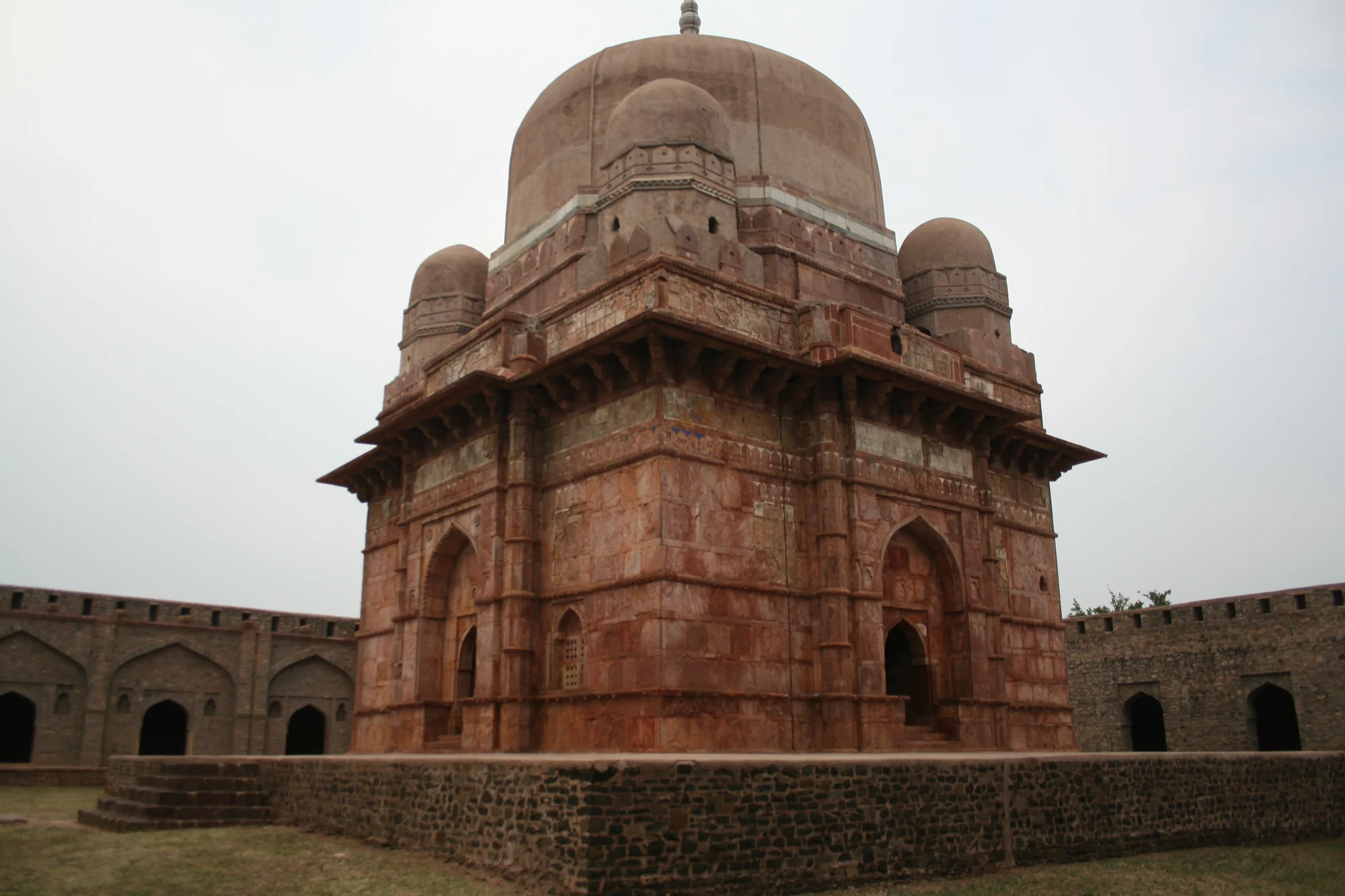 Tomb of Darya Khan with domed architecture