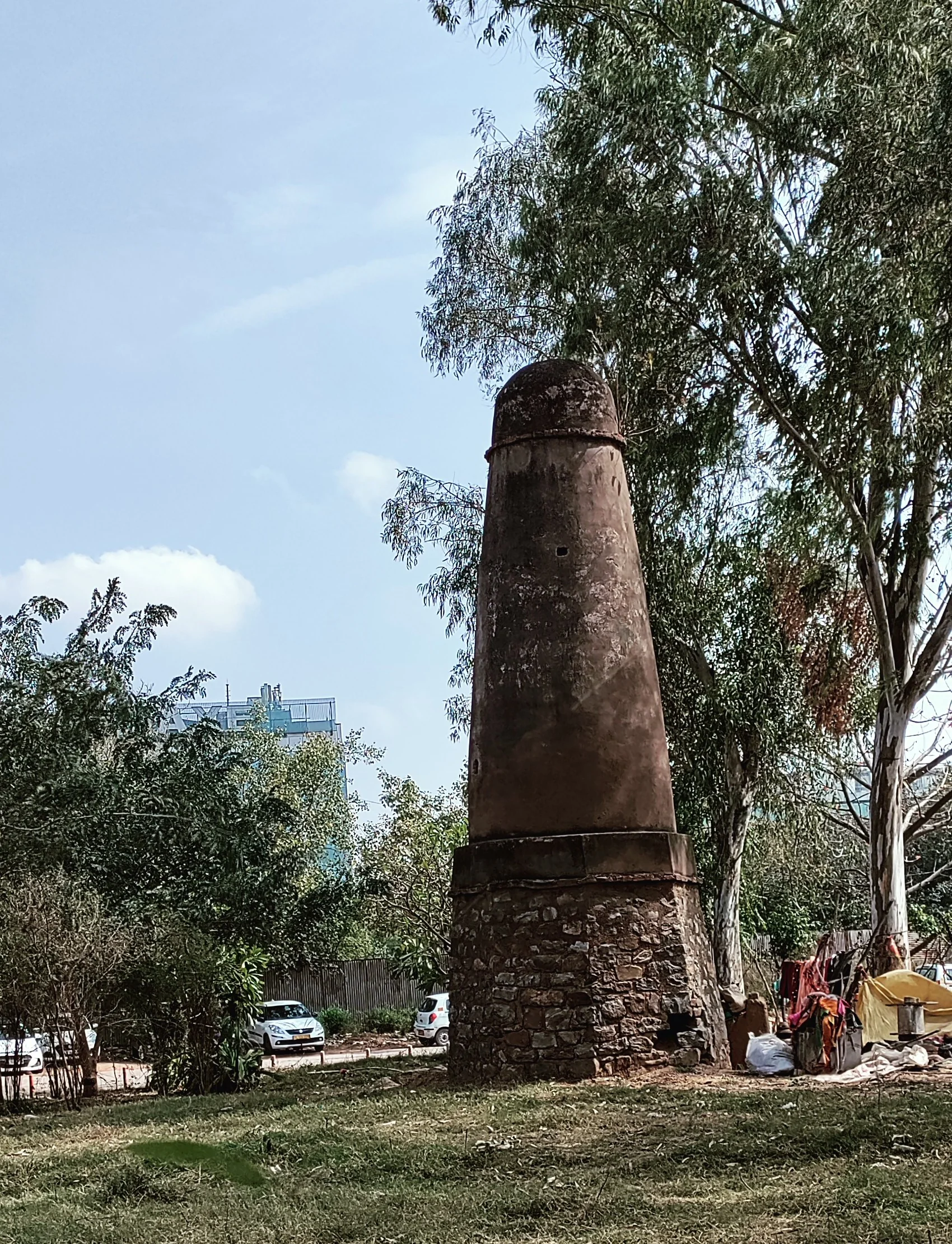 Kos Minar milestone