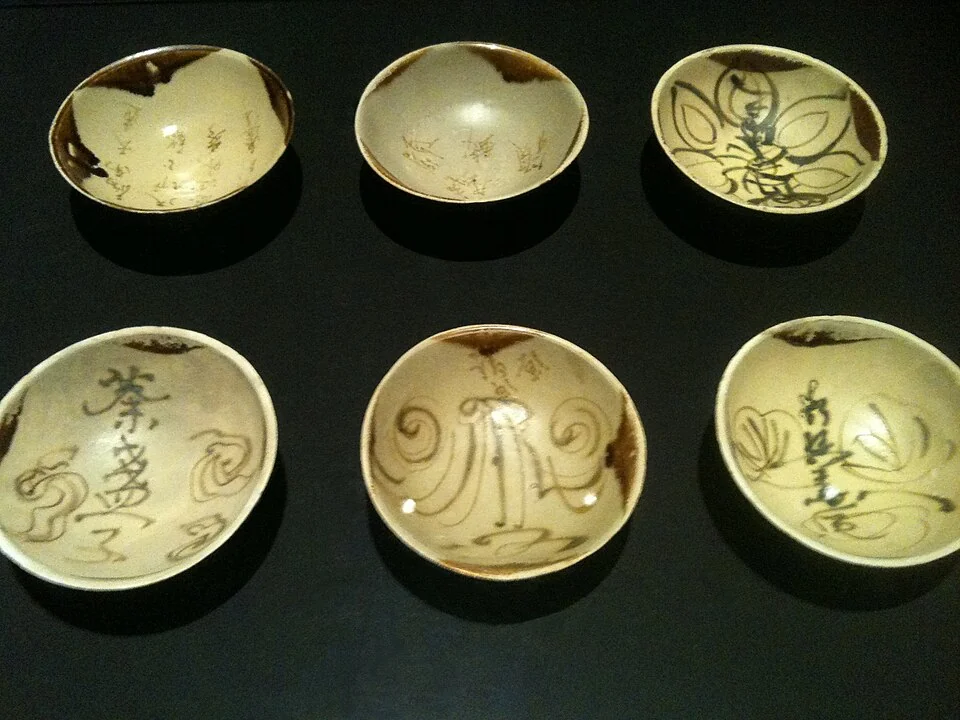Changsha bowls recovered from Belitung shipwreck